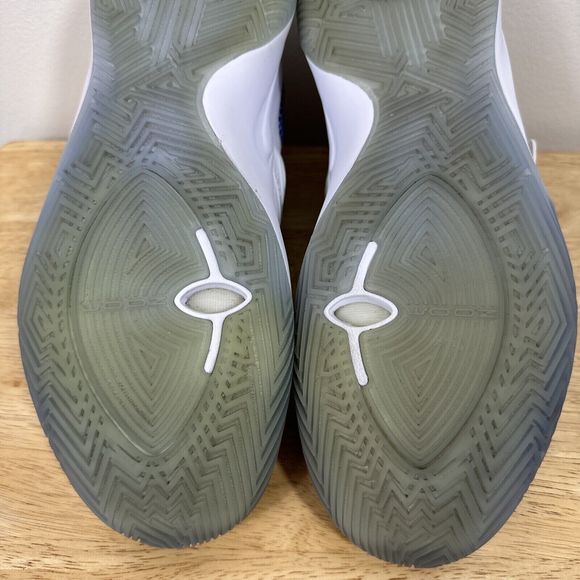 Nike Kyrie Flytrap 3 White Varsity Royal Blue Basketball Size 10 - Picture 11 of 13